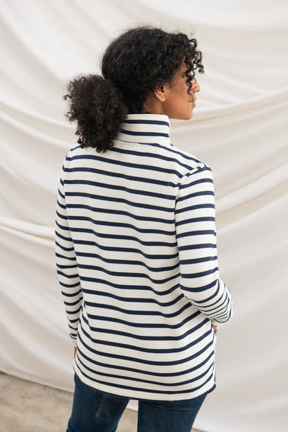 Shore Sweatshirt - Cloud Navy - Lighthouse