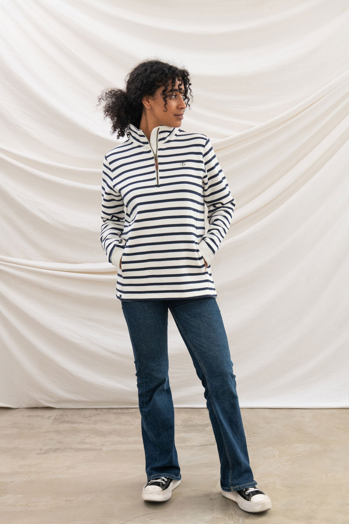 Shore Sweatshirt - Cloud Navy - Lighthouse