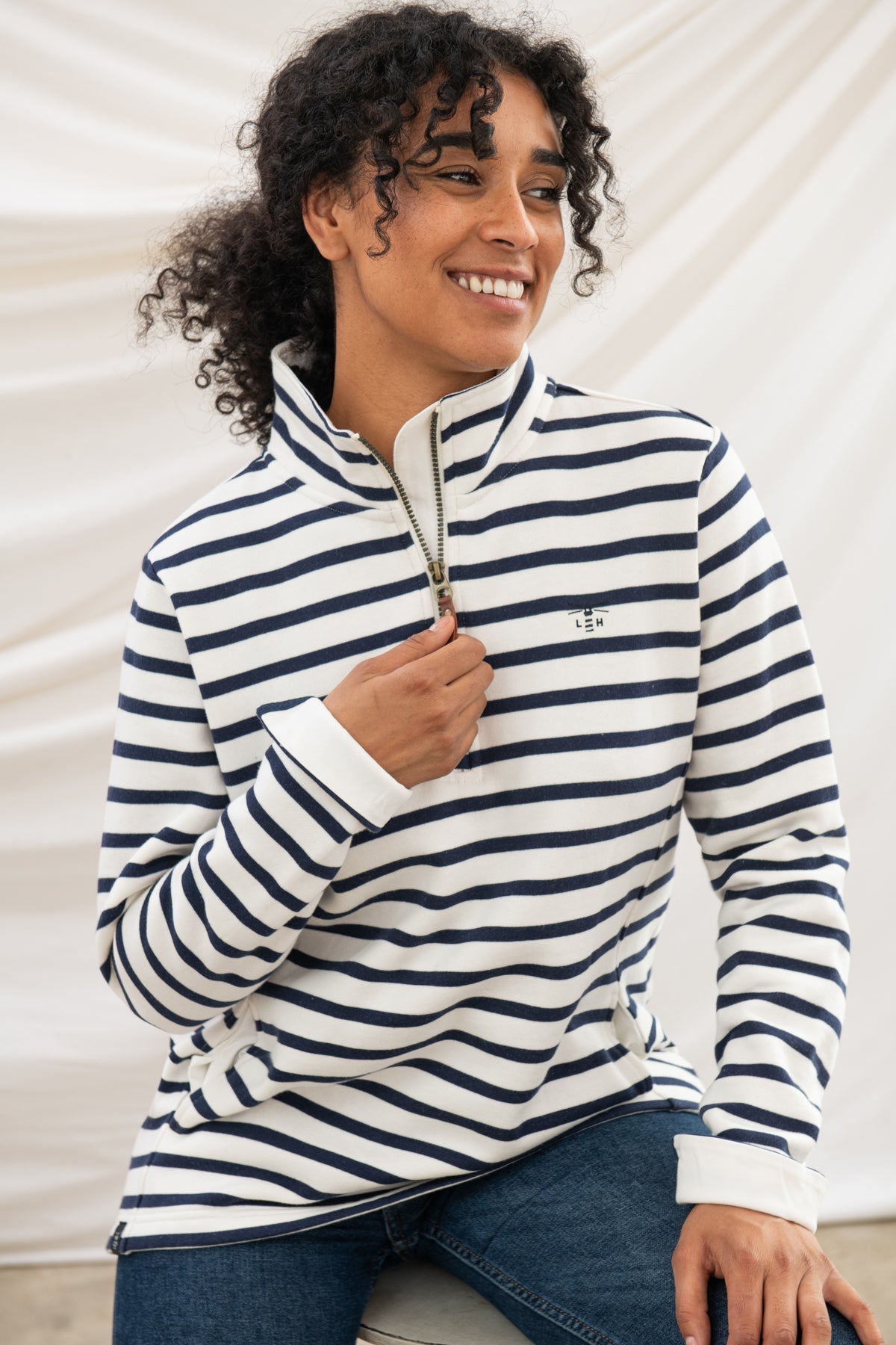 Shore Sweatshirt - Cloud Navy - Lighthouse