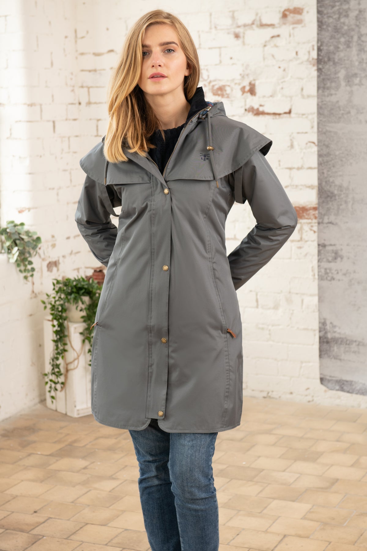 Outrider Waterproof Women's Raincoat - Grey | Lighthouse